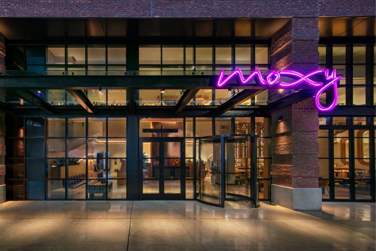 Moxy Brooklyn Williamsburg Hotel New York Exterior photo
