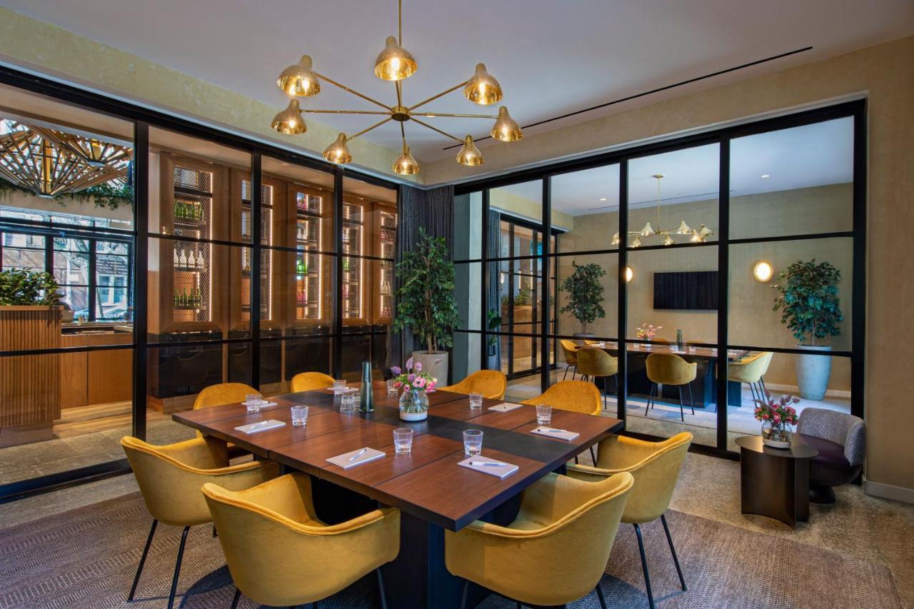 Moxy Brooklyn Williamsburg Hotel New York Exterior photo