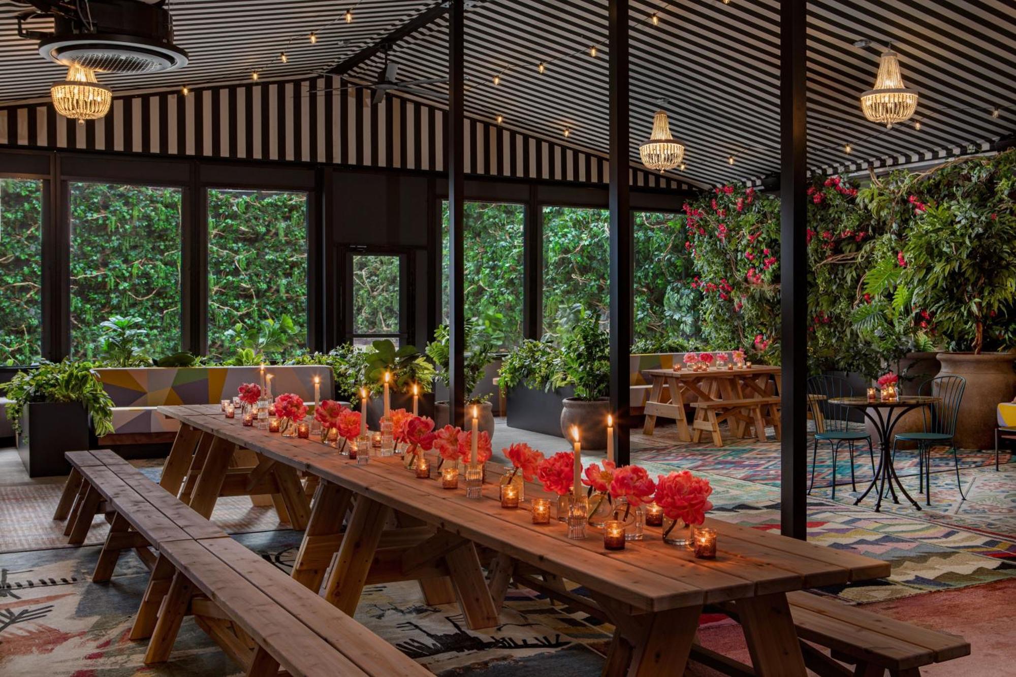 Moxy Brooklyn Williamsburg Hotel New York Exterior photo